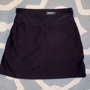 BRAND NEW Womens Nike Golf Skirt